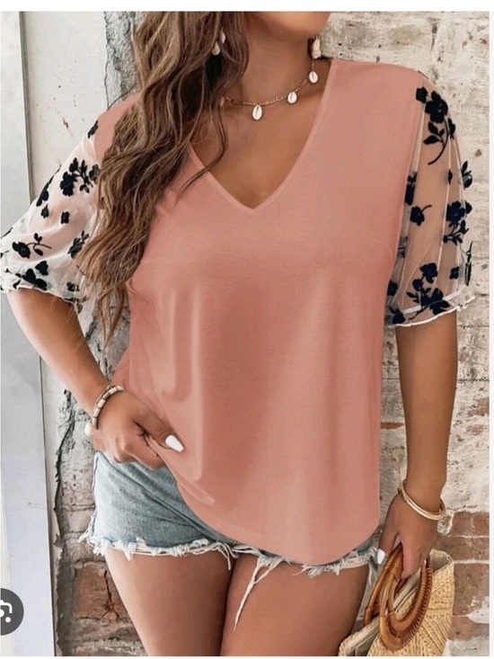 SHEIN Tops - SHEIN CURVE Floral Sleeve V-Neck Blouse in Pink Size 2XL Like New